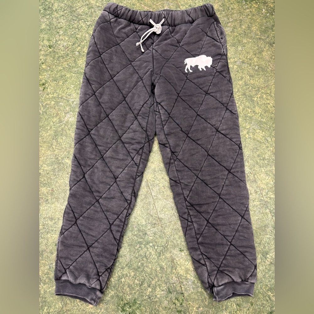 🔥Heather Gray Quilted Women’s Buffalo Joggers Super Heavy and Soft Draw String🔥